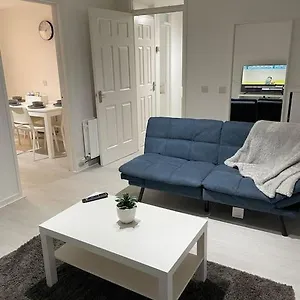  Apartment Chic: Elegant 2br Sleeps 5, Prime Location